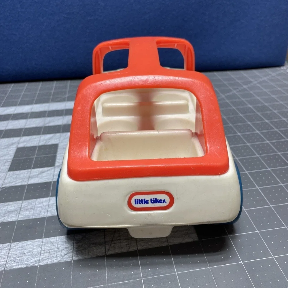 Little Tikes Chunky Car Toddler Tots Family Red White Sedan Carry Handle
